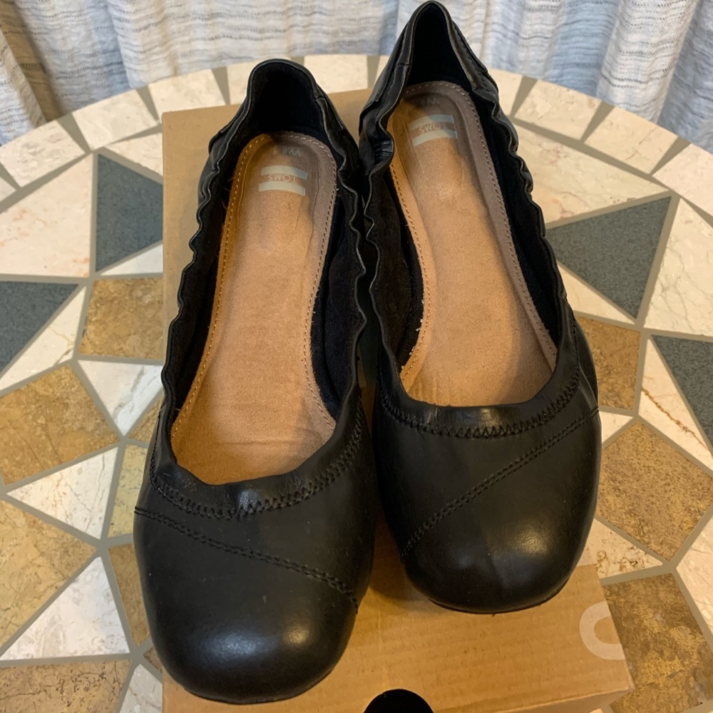 Toms black vegan ballet flats size 8.5